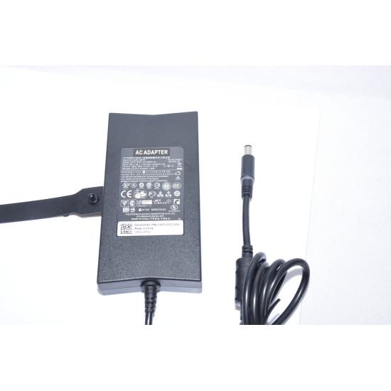 Makki зарядно за лаптоп Laptop Adapter DELL 19.5V 6.7A 130W 7.4x5.0mm - MAKKI-NA-DE-61 Makki зарядно за лаптоп Laptop Adapter DELL 19.5V 6.7A 130W 7.4x5.0mm - MAKKI-NA-DE-61