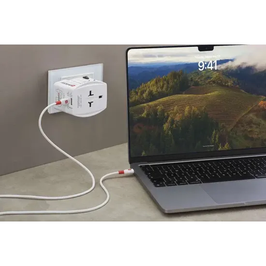 Skross universal adapter 220V, 30W, white
