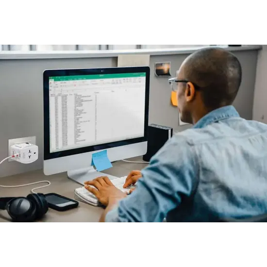 Skross universal adapter 220V, 30W, white